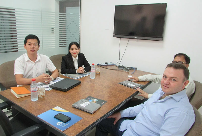 EMAC-Team-visting-Turkey-Customer-800x540-1 This is a picture of EMAC negotiations.